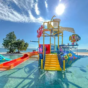 Grifid Moko Golden Sands